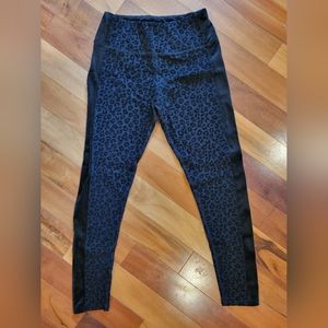 NWOT Betsey Johnson Leggings